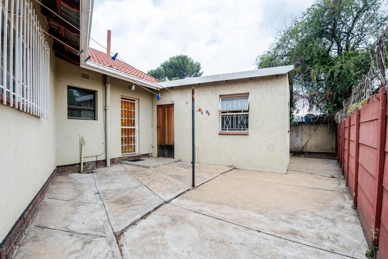 To Let 4 Bedroom Property for Rent in Meadowbrook Gauteng