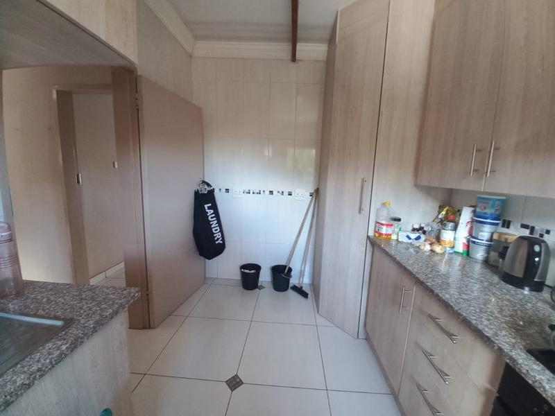 To Let 2 Bedroom Property for Rent in Erasmia Gauteng
