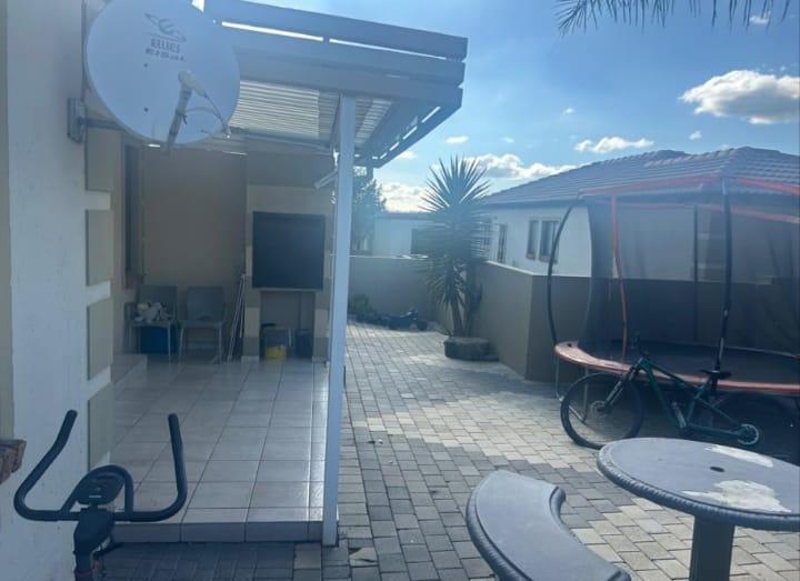 To Let 2 Bedroom Property for Rent in The Reeds Gauteng