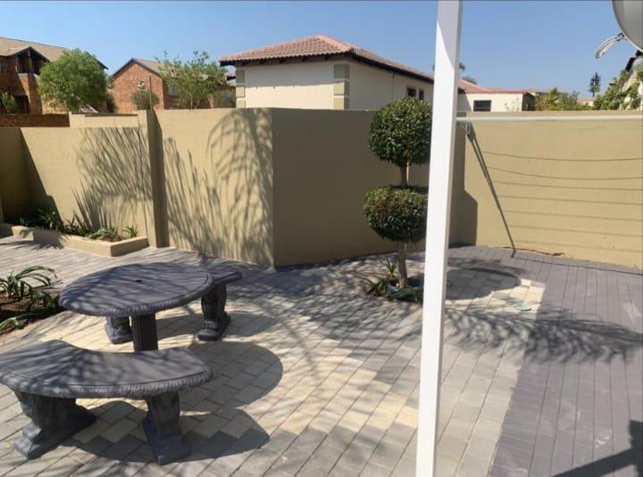 To Let 2 Bedroom Property for Rent in The Reeds Gauteng