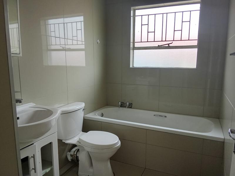 2 Bedroom Property for Sale in Vorna Valley Gauteng