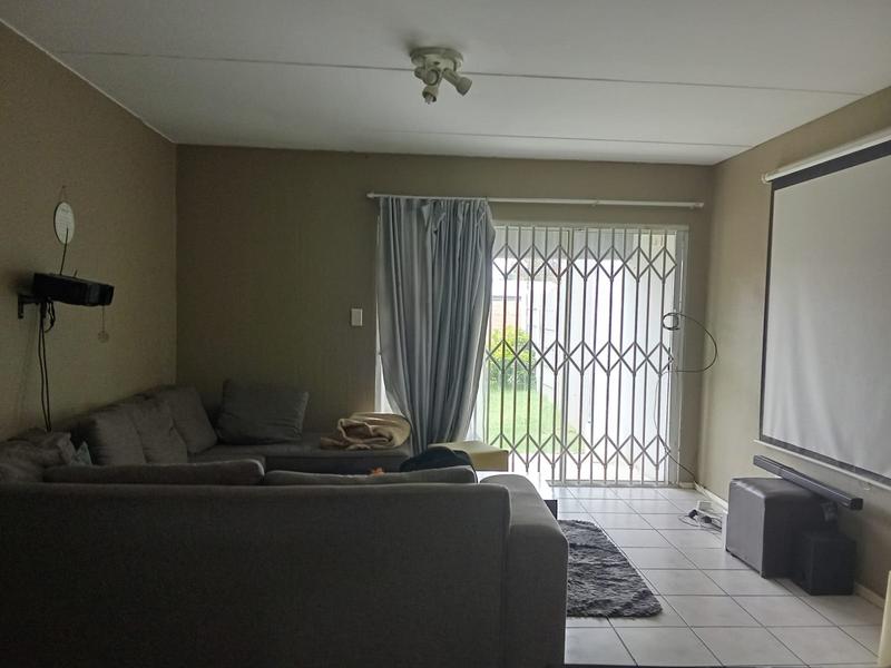 2 Bedroom Property for Sale in Vorna Valley Gauteng