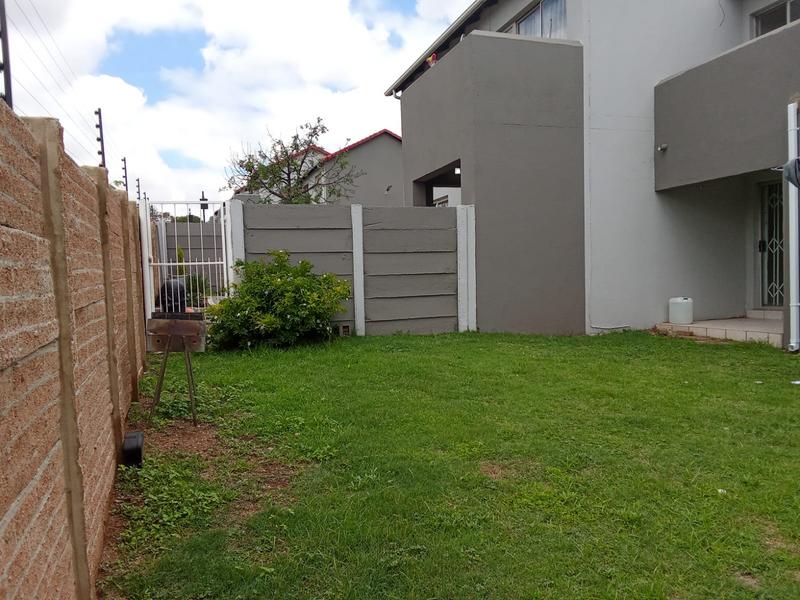 2 Bedroom Property for Sale in Vorna Valley Gauteng