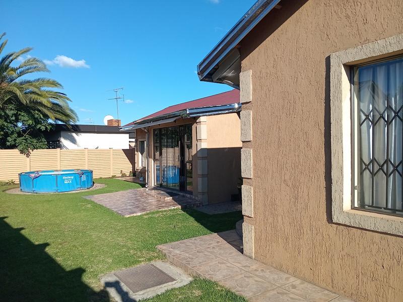 3 Bedroom Property for Sale in Vanderbijlpark CE 4 Gauteng