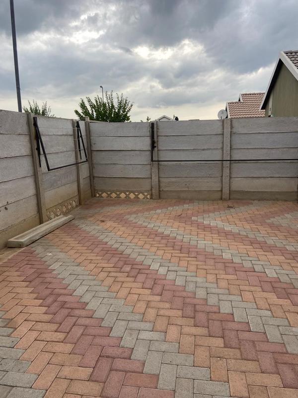 To Let 2 Bedroom Property for Rent in Palm Ridge Gauteng