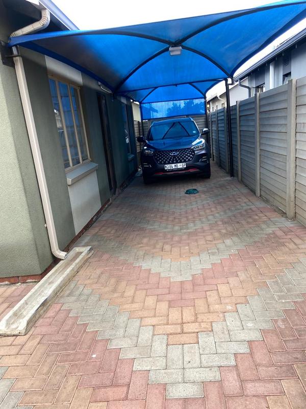 To Let 2 Bedroom Property for Rent in Palm Ridge Gauteng