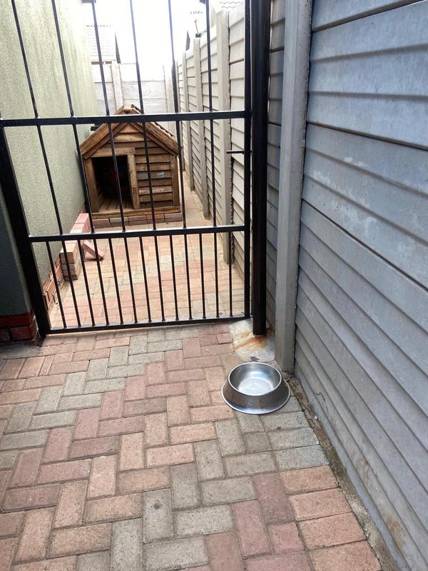 To Let 2 Bedroom Property for Rent in Palm Ridge Gauteng