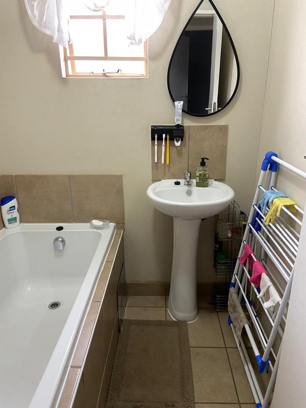 To Let 2 Bedroom Property for Rent in Palm Ridge Gauteng