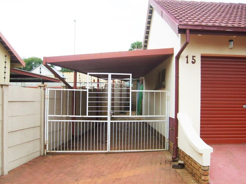 To Let 4 Bedroom Property for Rent in Rant En Dal Gauteng