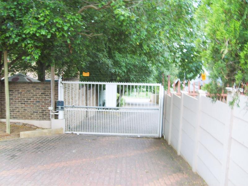 To Let 4 Bedroom Property for Rent in Rant En Dal Gauteng