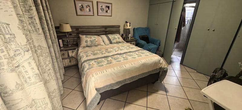 4 Bedroom Property for Sale in Florida Gauteng