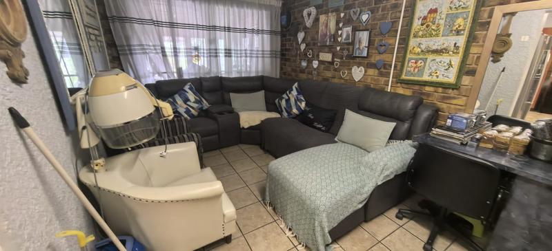 4 Bedroom Property for Sale in Florida Gauteng