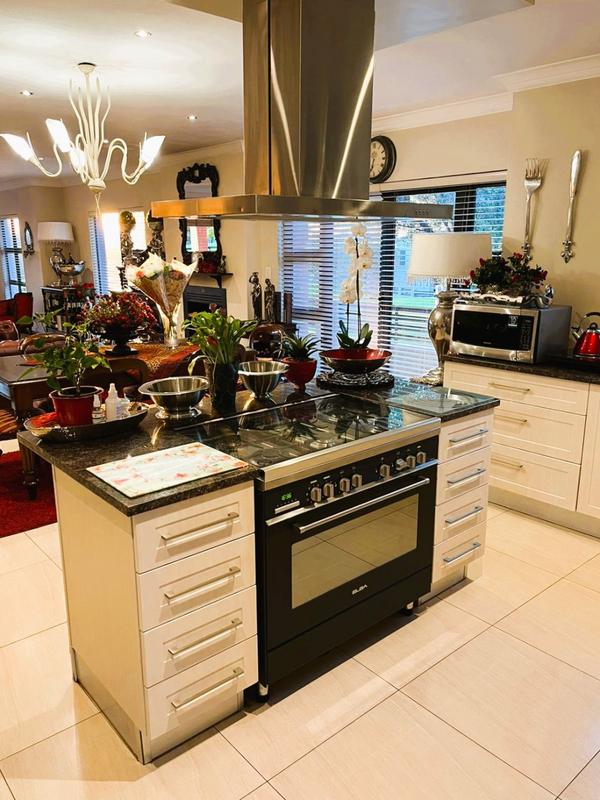 4 Bedroom Property for Sale in Copperleaf Estate Gauteng