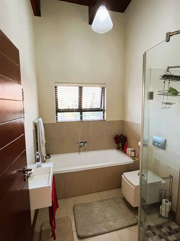 4 Bedroom Property for Sale in Copperleaf Estate Gauteng