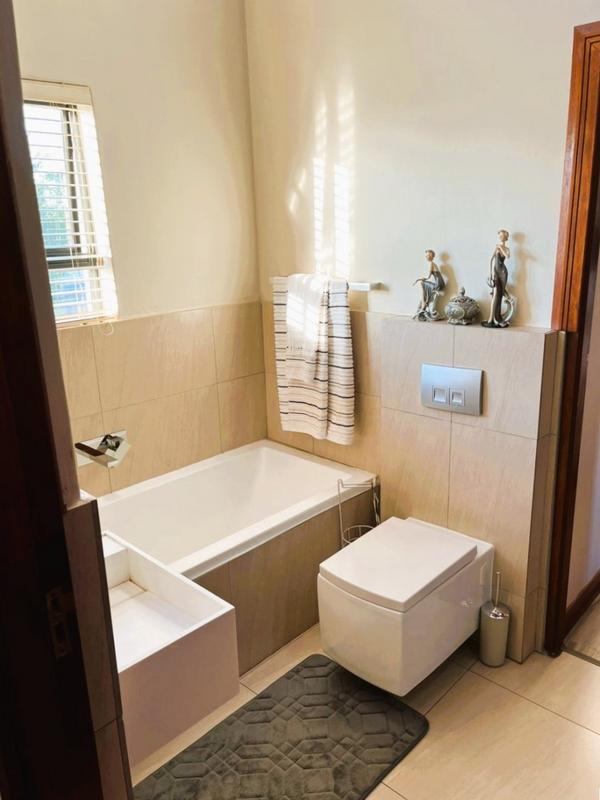 4 Bedroom Property for Sale in Copperleaf Estate Gauteng
