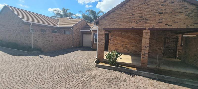 2 Bedroom Property for Sale in Amberfield Gauteng