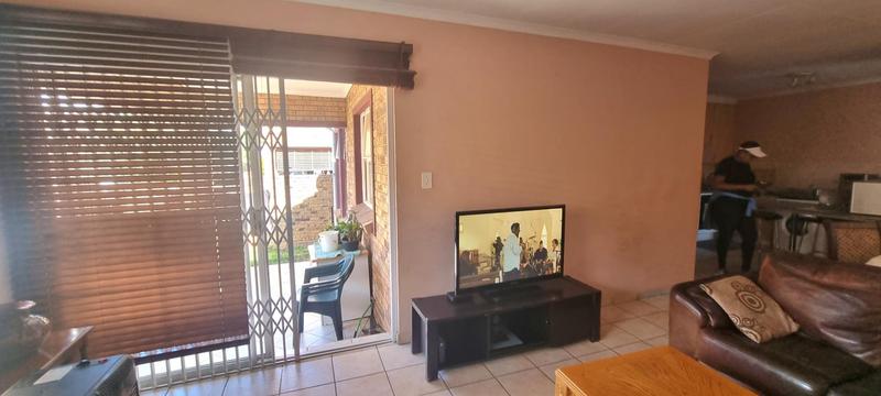 2 Bedroom Property for Sale in Amberfield Gauteng