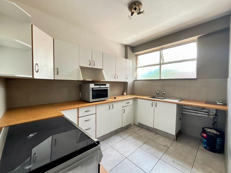 2 Bedroom Property for Sale in Florida Lake Gauteng