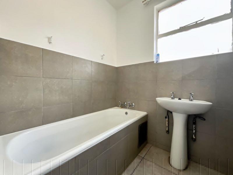 2 Bedroom Property for Sale in Florida Lake Gauteng