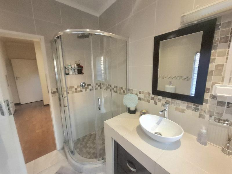 To Let 4 Bedroom Property for Rent in Morningside Manor Gauteng