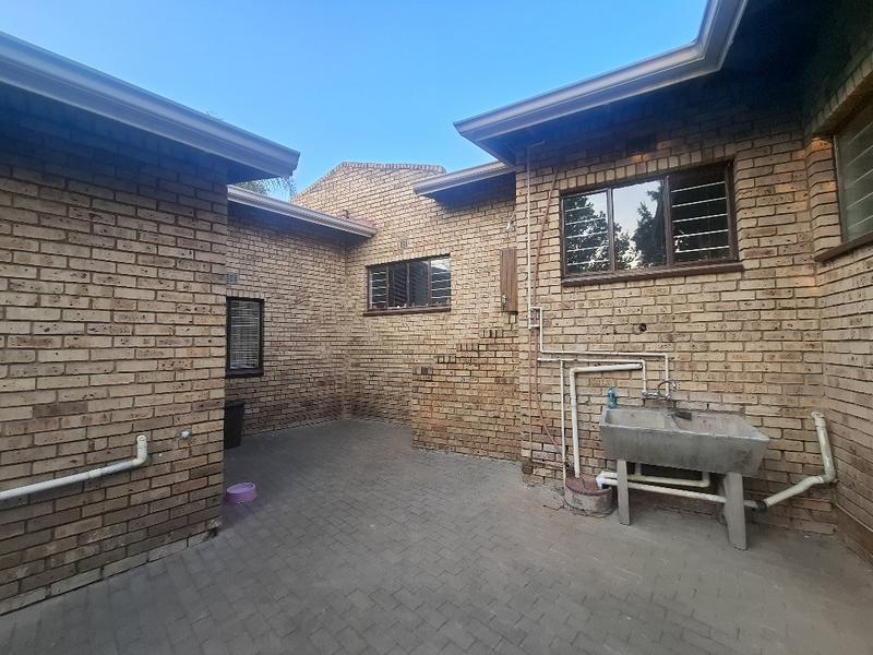 To Let 4 Bedroom Property for Rent in Morningside Manor Gauteng