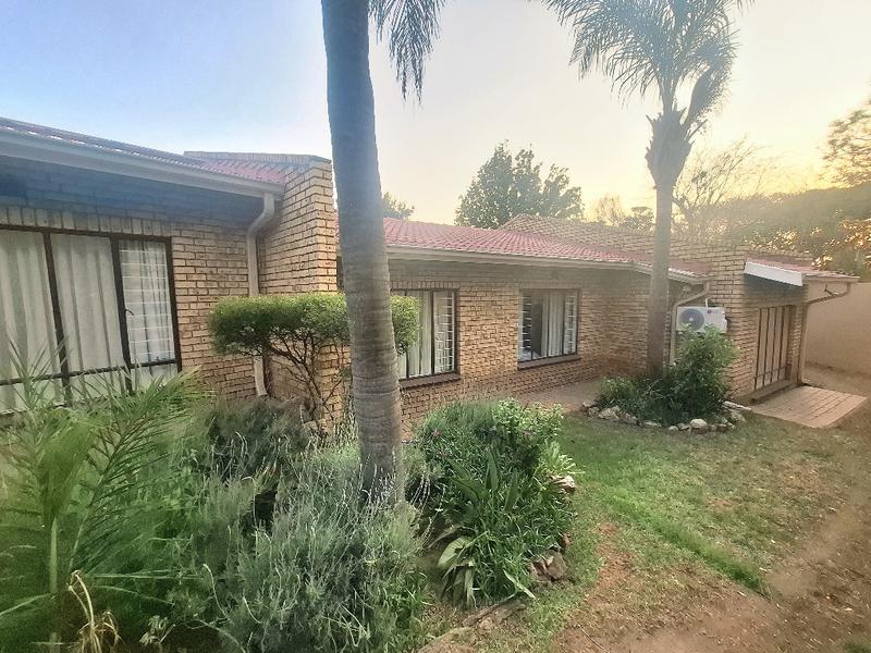 To Let 4 Bedroom Property for Rent in Morningside Manor Gauteng