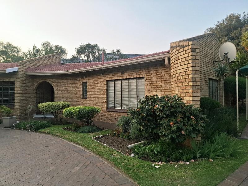 To Let 4 Bedroom Property for Rent in Morningside Manor Gauteng