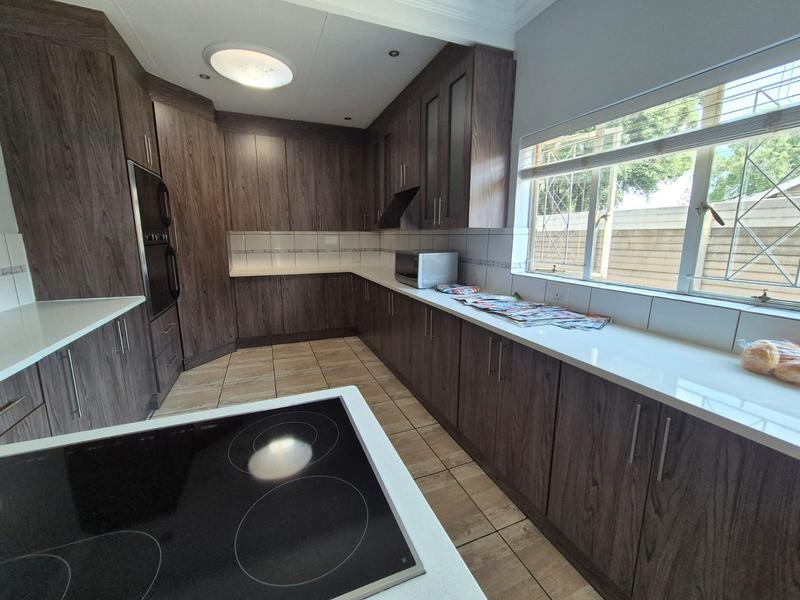 To Let 3 Bedroom Property for Rent in Vanderbijlpark Sw 2 Gauteng