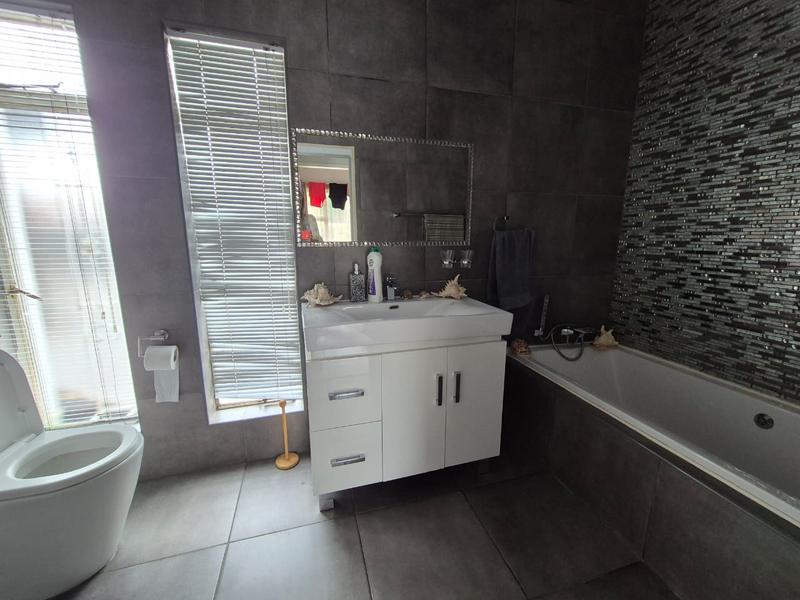 To Let 3 Bedroom Property for Rent in Vanderbijlpark Sw 2 Gauteng