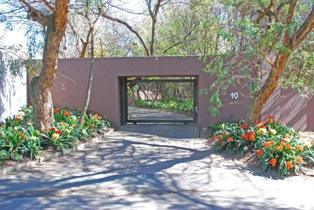 2 Bedroom Property for Sale in Benmore Gardens Gauteng