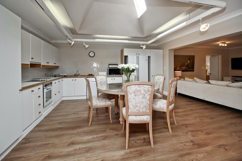 2 Bedroom Property for Sale in Benmore Gardens Gauteng