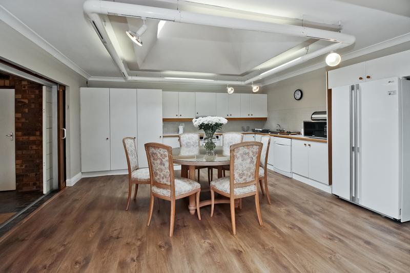 2 Bedroom Property for Sale in Benmore Gardens Gauteng