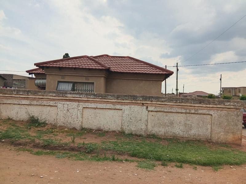 2 Bedroom Property for Sale in Likole Gauteng