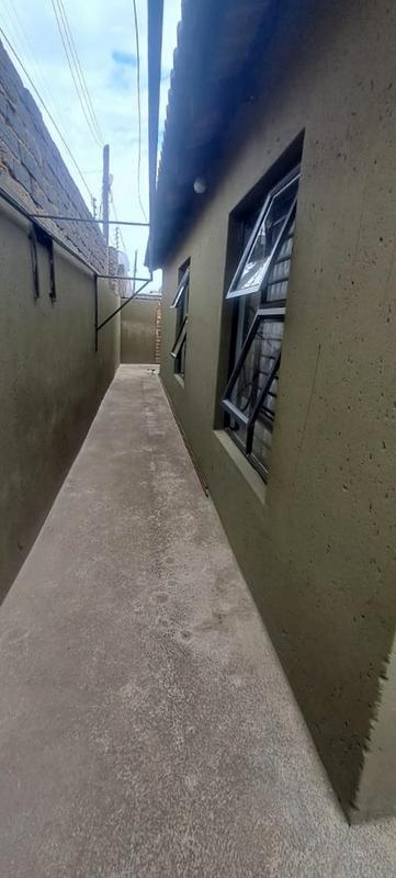 4 Bedroom Property for Sale in Meadowlands Gauteng