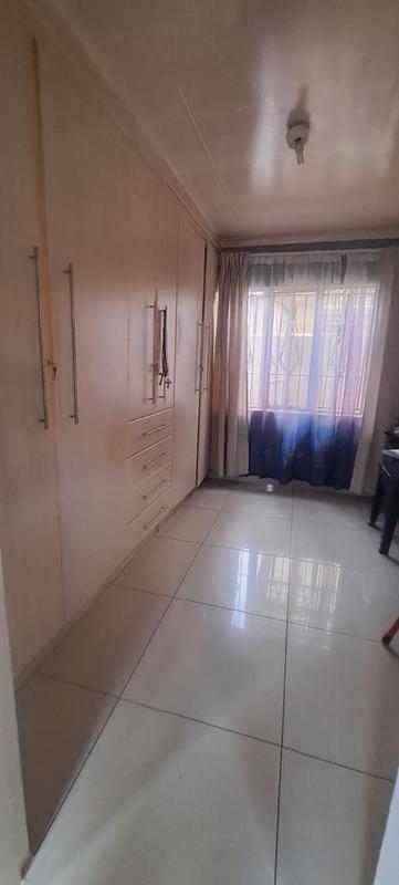 4 Bedroom Property for Sale in Meadowlands Gauteng