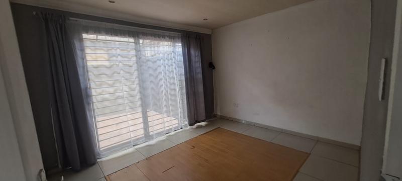 4 Bedroom Property for Sale in Meadowlands Gauteng