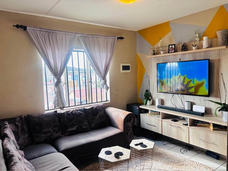 To Let 2 Bedroom Property for Rent in Fleurhof Gauteng