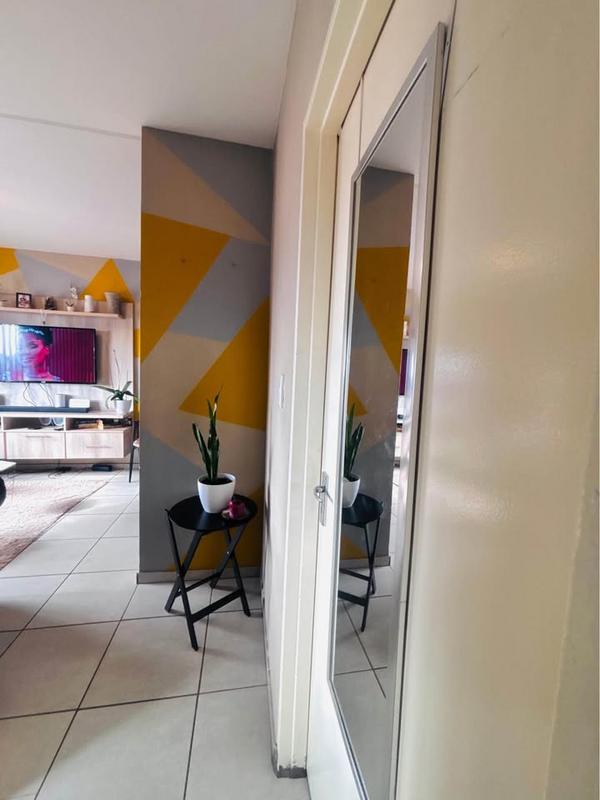 To Let 2 Bedroom Property for Rent in Fleurhof Gauteng