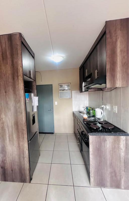 To Let 2 Bedroom Property for Rent in Fleurhof Gauteng