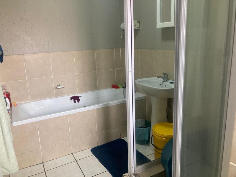 2 Bedroom Property for Sale in Comet Gauteng