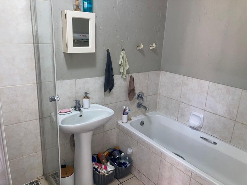 2 Bedroom Property for Sale in Comet Gauteng