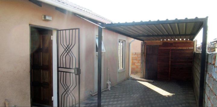2 Bedroom Property for Sale in Windmill Park Gauteng