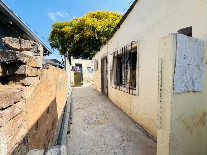 8 Bedroom Property for Sale in Bezuidenhout Valley Gauteng