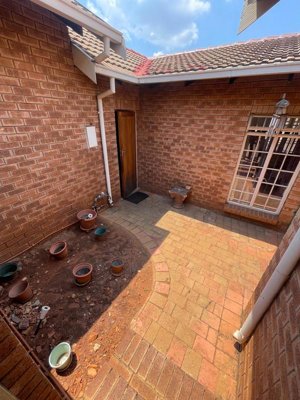 3 Bedroom Property for Sale in Amandasig Gauteng