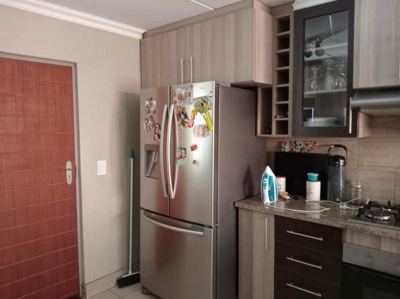 2 Bedroom Property for Sale in Pretoria North Gauteng