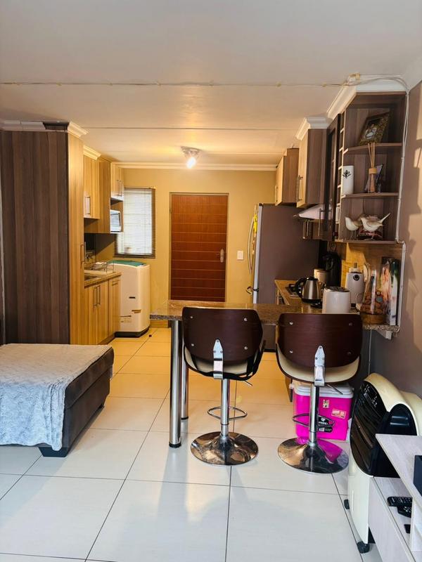 2 Bedroom Property for Sale in Pretoria North Gauteng