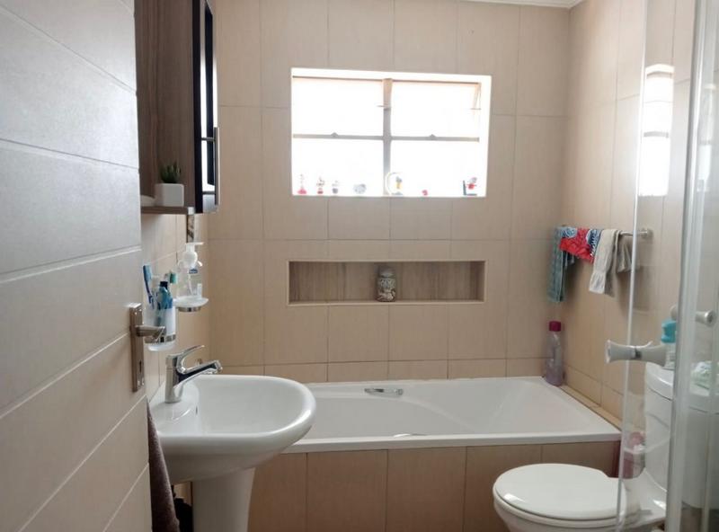 2 Bedroom Property for Sale in Pretoria North Gauteng