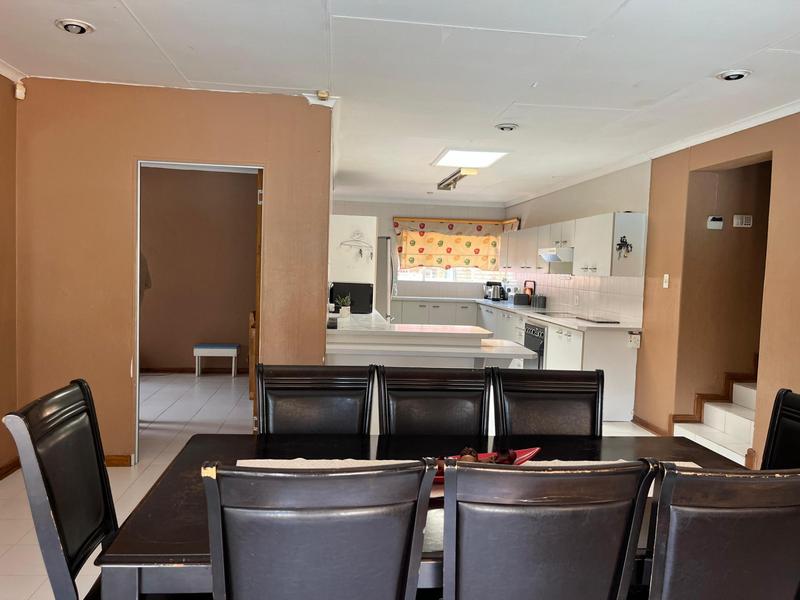 5 Bedroom Property for Sale in Bassonia Gauteng