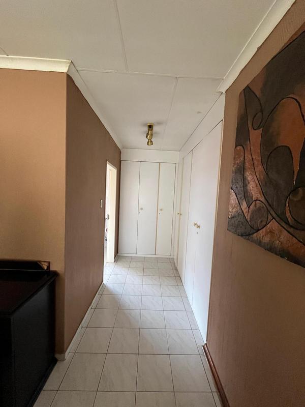 5 Bedroom Property for Sale in Bassonia Gauteng