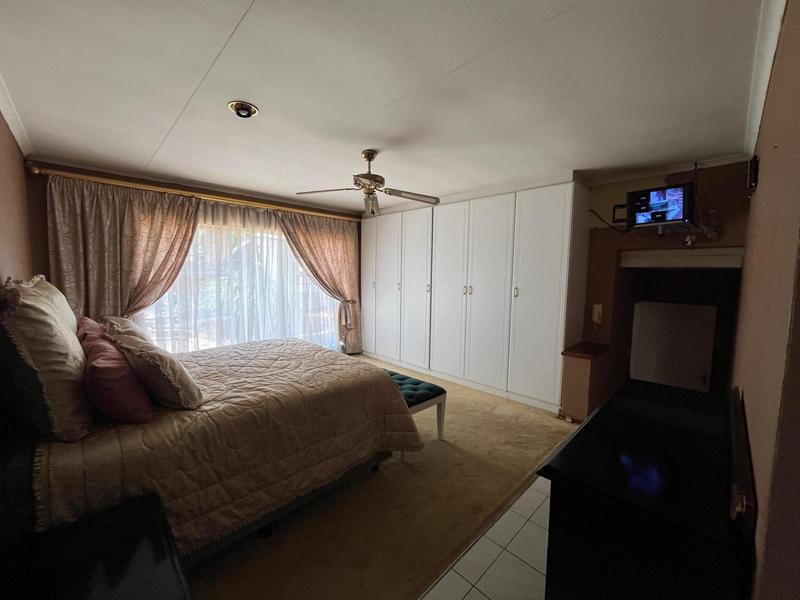 5 Bedroom Property for Sale in Bassonia Gauteng